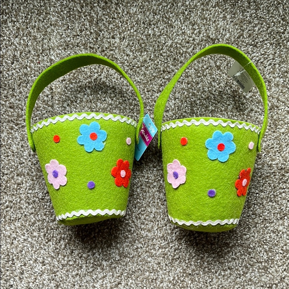 Cottondale Green Felt Baskets with Colorful Flowers